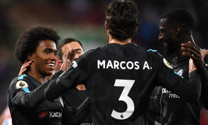 Chelsea thắng dễ, san bằng cách biệt với MU