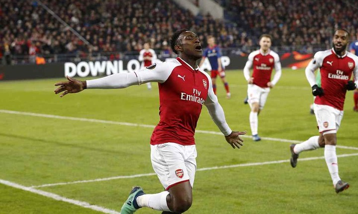 Welbeck tỏa sáng, Arsenal may mắn thoát hiểm trên đất Nga