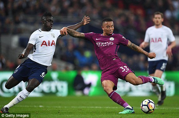 Hủy diệt Tottenham, Man City chờ ngày đăng quang Ngoại hạng Anh