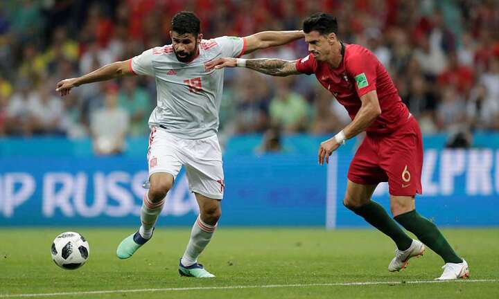 Ronaldo phi thường nhưng Tây Ban Nha cũng xuất sắc chẳng kém