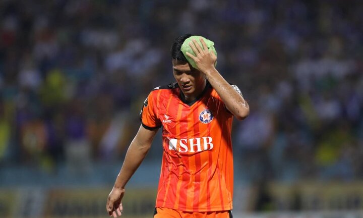 HLV Huỳnh Đức: 'Đức Chinh giấu chấn thương, chạy được nhưng không sút được'