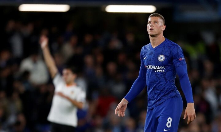 Cầu thủ Chelsea tranh nhau đá phạt đền, HLV Lampard nói gì?