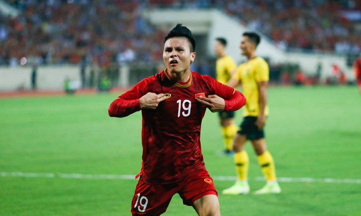 AFF Awards 2019: Quang Hải tranh ngôi nhất với 'Messi Thái Lan'