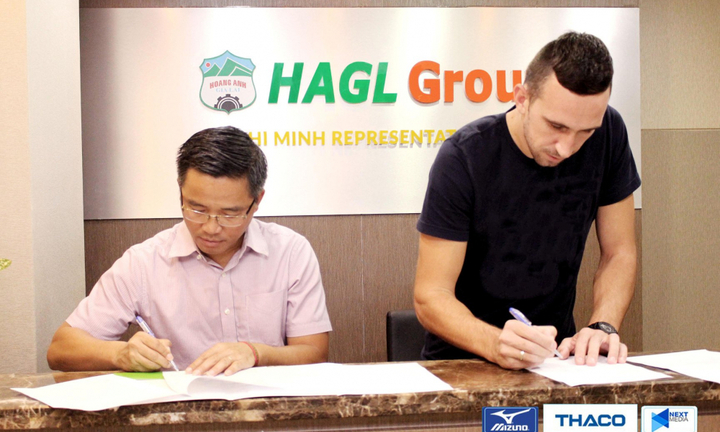 HAGL gia cố hàng thủ bằng trung vệ 'thép' của SLNA