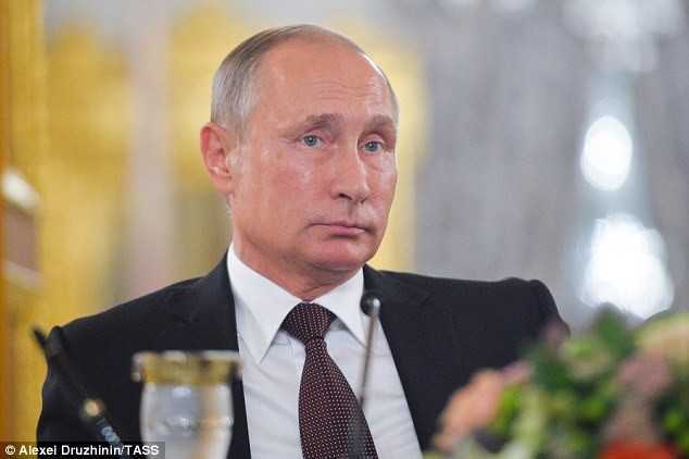 Báo Anh: Ông chủ Điện Kremlin yêu cầu quan chức Nga đưa người thân về nước
