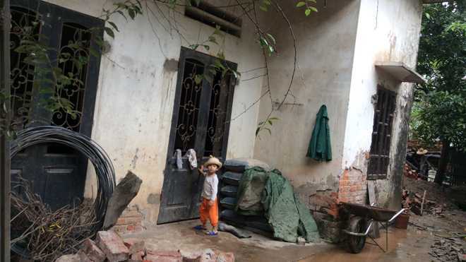 Hai gia đình nghèo hiến đất làm đường giữa Thủ đô