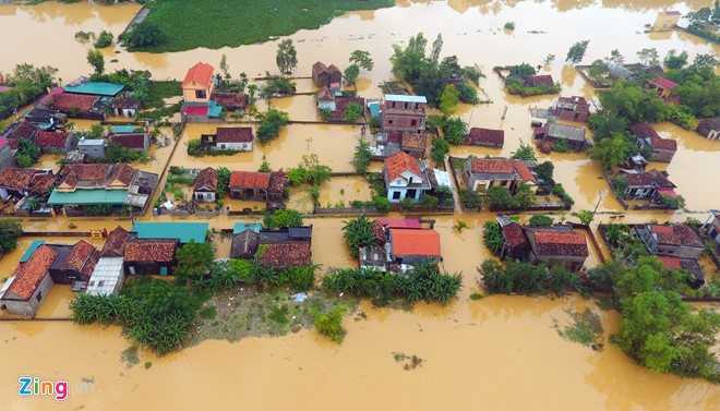 Ảnh: Hơn 20.000 nóc nhà chìm nghỉm giữa dòng nước lũ ở Quảng Bình
