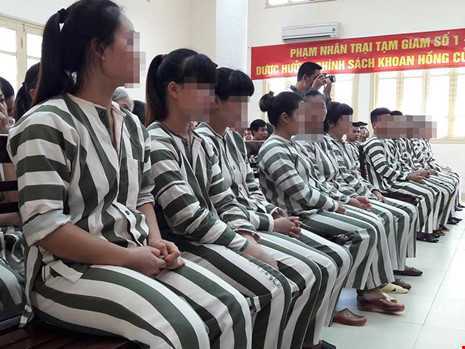 Nữ phạm nhân được gặp chồng tại phòng riêng