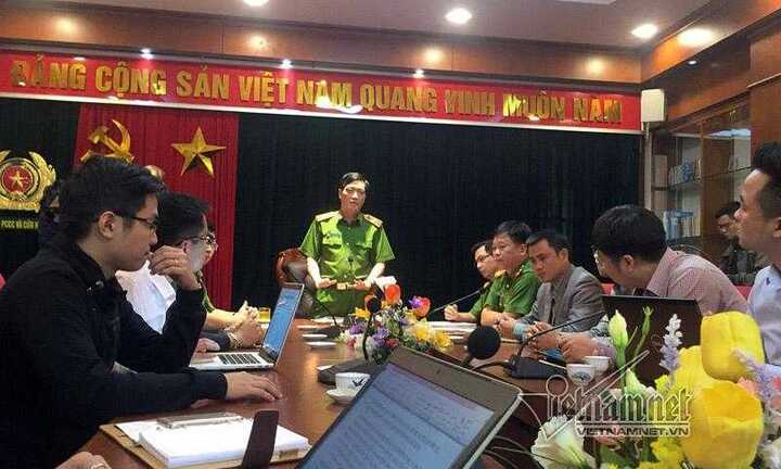 Họp báo vụ cháy quán karaoke khiến 13 người chết ở Cầu Giấy