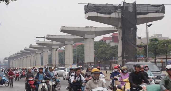 Chậm bàn giao mặt bằng đường sắt trên cao, nhà thầu ngoại đòi phạt 800 tỉ đồng