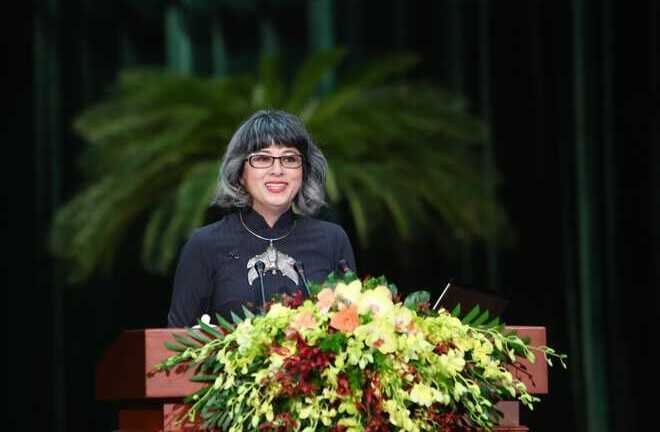 Nữ giáo sư gốc Việt: 'Tôi 100% Mỹ nhưng trong tôi 100% nước mắm'