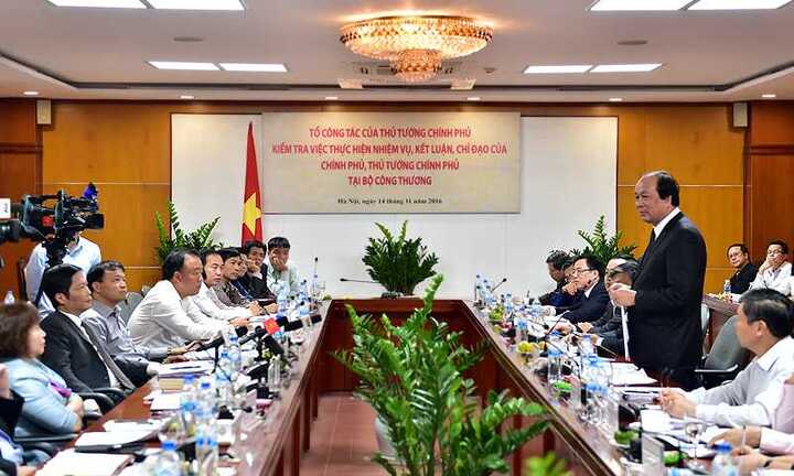 Thủ tướng yêu cầu Bộ Công thương giải trình 8 vấn đề
