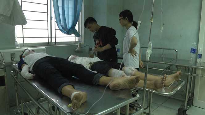 Nổ bình gas trong buổi liên hoan, 10 học sinh nhập viện