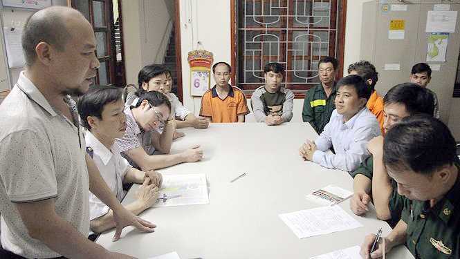 Giải cứu thành công 18 thuyền viên trên tàu cá trôi dạt ở Nghệ An