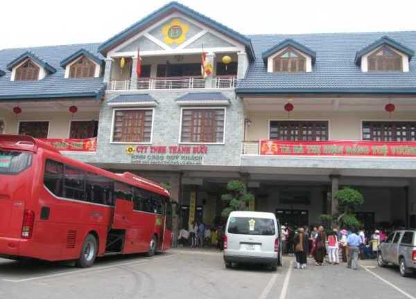 Nạn 'xe dù, bến cóc' lộng hành: Có thể đình chỉ hoạt động nếu tái phạm