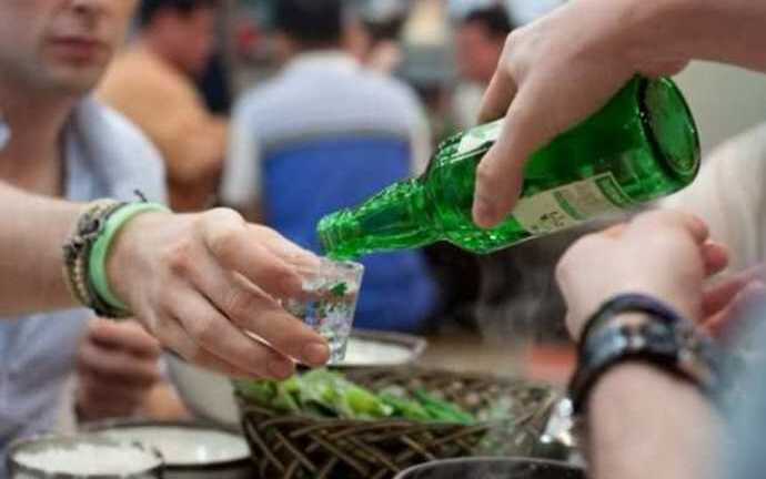 'Chém gió' là đại gia, bị bạn nhậu cướp sạch tài sản