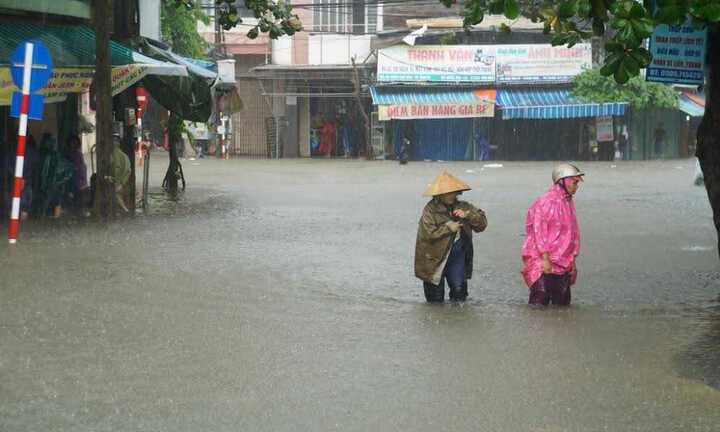 Thủy điện Sông Tranh 2 nâng mức xả lũ, 7 xã bị chia cắt