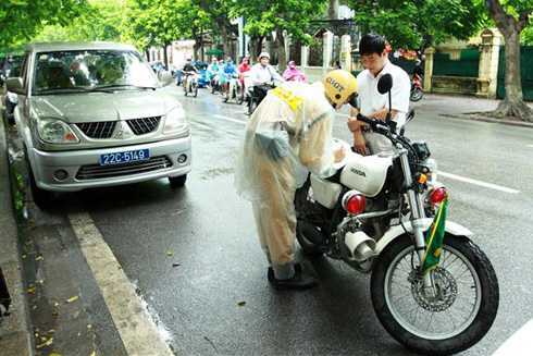 Xe biển xanh gây tai nạn rồi bỏ chạy: 'Nhiều lái xe công còn mượn oai của cơ quan mình'
