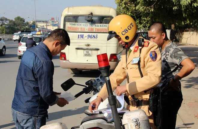 Ngày đầu phạt xe không chính chủ: Những điều người dân bắt buộc phải biết