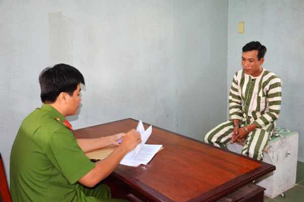 Vừa ra tù đã tự xưng cán bộ trại giam lừa 'chạy án'