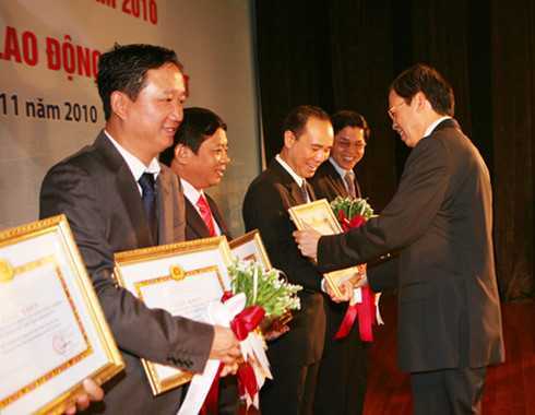 Xem xét thu hồi Bằng khen, Huân chương của Trịnh Xuân Thanh
