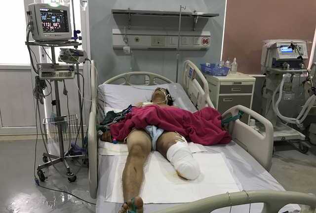 Xe máy va chạm xe tải, 3 người rơi xuống cầu: Nạn nhân sống sót duy nhất giờ ra sao?