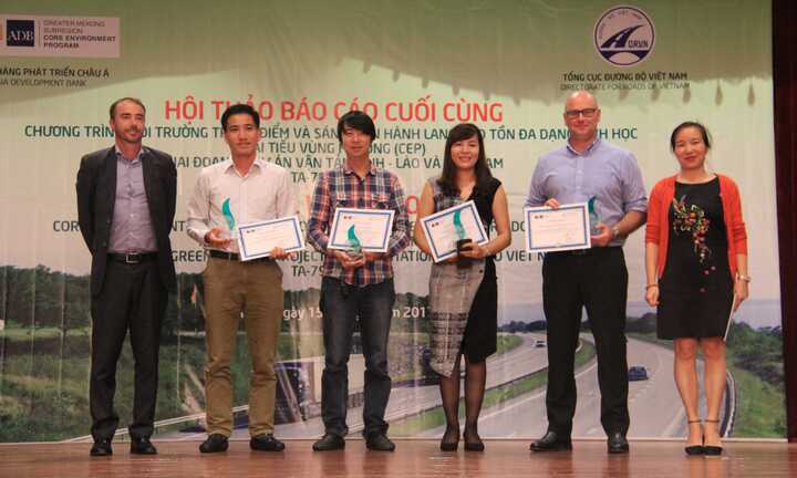 100 người được đào tạo lái xe sinh thái