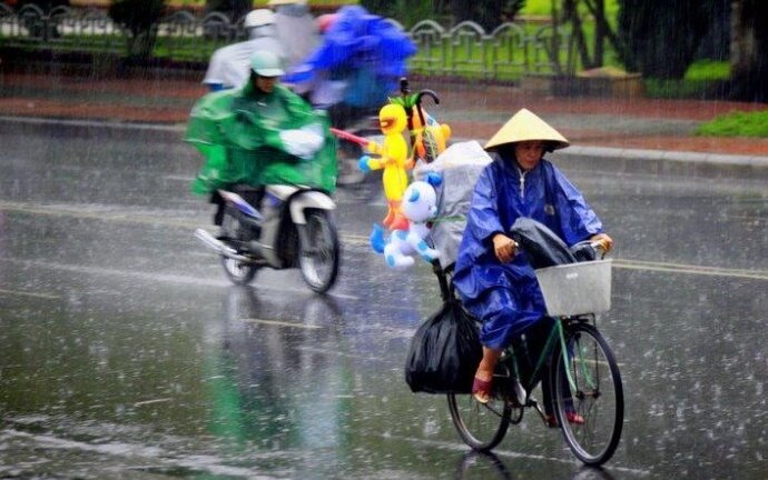 Thời tiết hôm nay 11/4: Không khí lạnh tràn về, mưa dông khắp miền Bắc