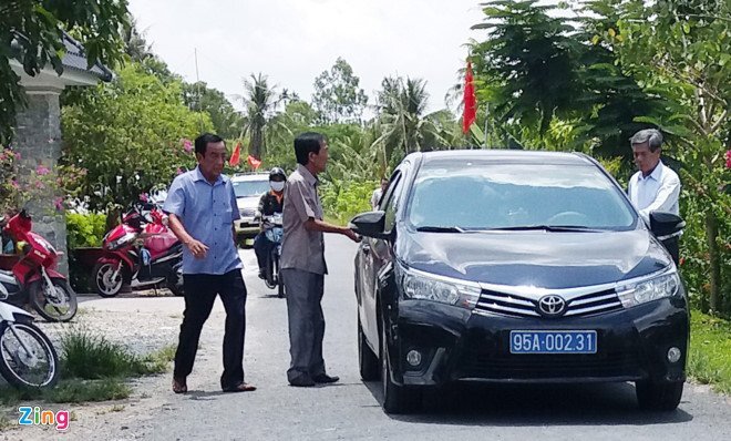 Xe biển xanh đi dự tiệc khánh thành phủ thờ: Nguyên Bí thư Hậu Giang nói gì?