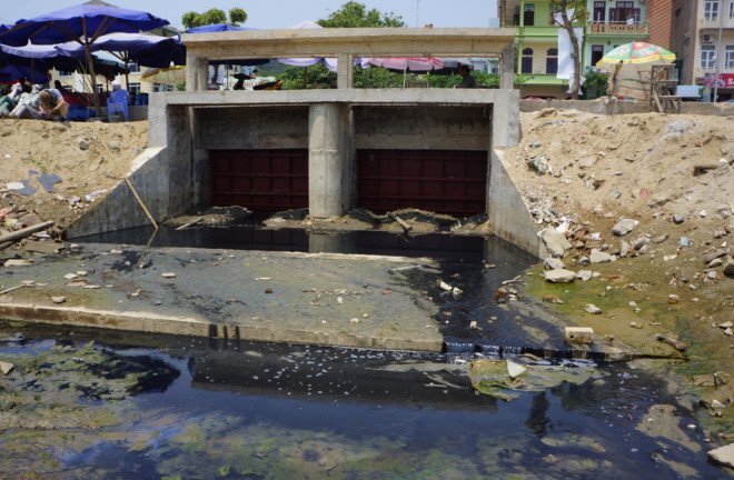 Cống nước thải đen ngòm xả ra biển Sầm Sơn: Thanh Hóa xử lý thế nào?