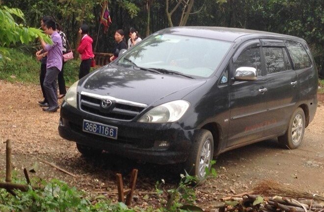 Kỷ luật cán bộ huyện ở Thanh Hóa dùng xe biển xanh đi lễ chùa