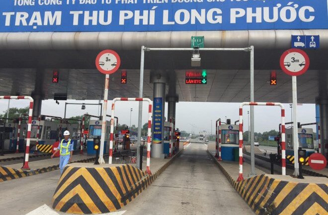 Bắt đầu thu phí bằng thẻ điện tử trên cao tốc TP.HCM - Dầu Giây