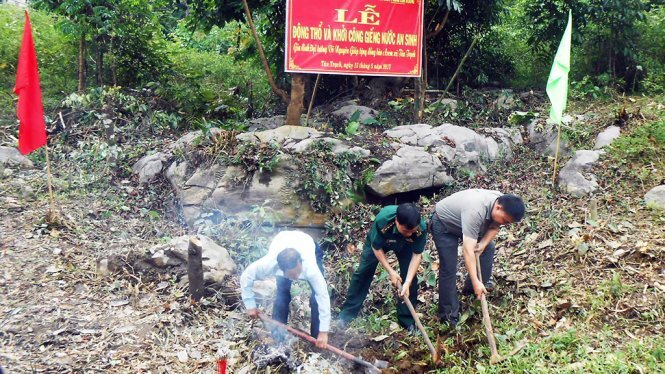 Gia đình Đại tướng Võ Nguyên Giáp xây giếng cho đồng bào thiểu số