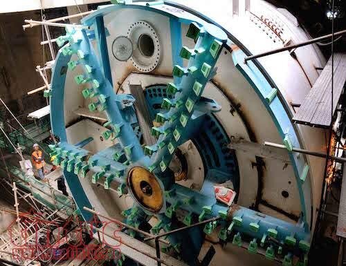 'Soi' robot khổng lồ trước giờ đào hầm tuyến metro TP.HCM