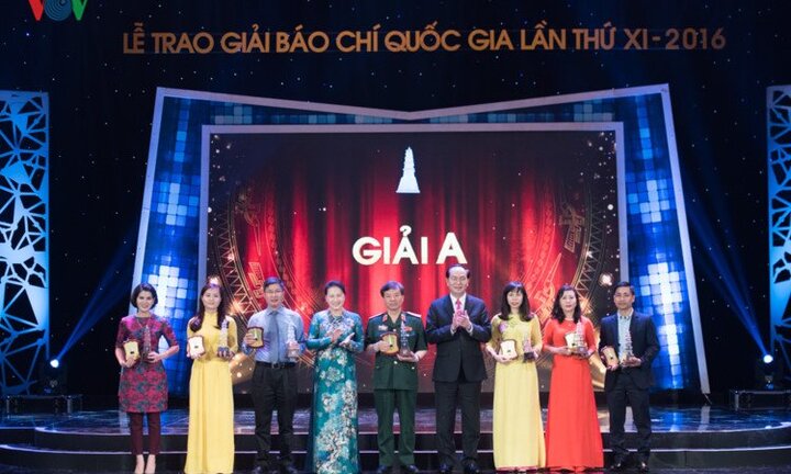 Toàn cảnh Lễ trao giải Báo chí quốc gia lần thứ XI
