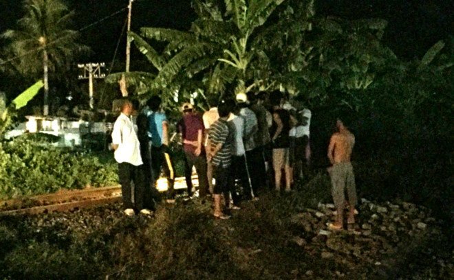 Bị cha mẹ la mắng, thanh niên 9X đứng giữa đường ray cho tàu hỏa tông chết