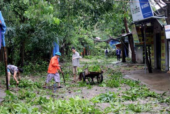 Ảnh: Nghệ An, Hà Tĩnh tan hoang sau bão số 2