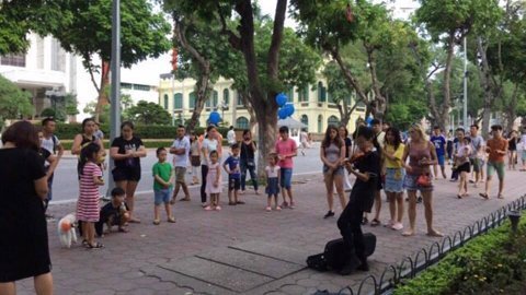 Cậu bé kéo đàn bị truy giấy phép trên phố đi bộ: Báo cáo gây 'sốc' của tổ liên ngành