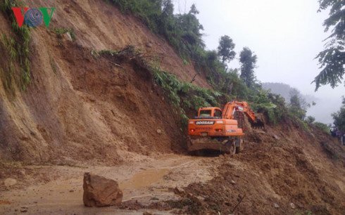 Mưa lũ ở Điện Biên gây sạt lở và chia cắt nhiều nơi