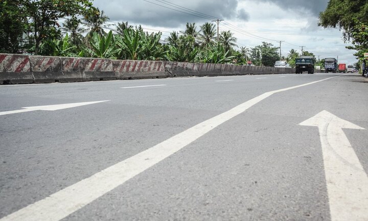 Ảnh: Chi chít ổ gà trên đoạn quốc lộ đầu tư 300 tỷ đồng của BOT Cai Lậy