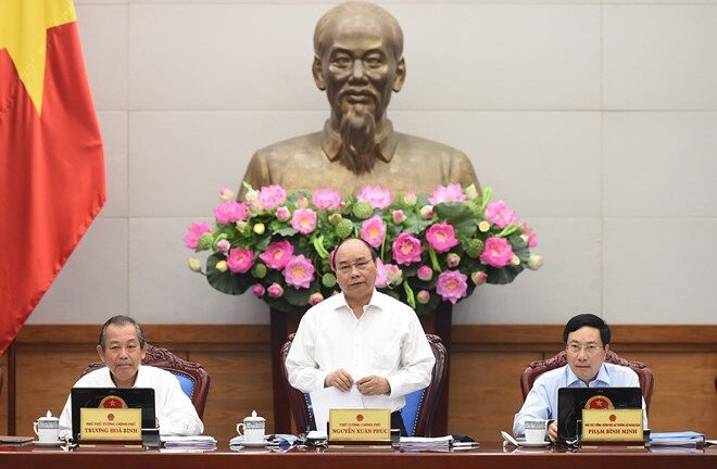Thủ tướng: 'Thủ tục tiêu thụ gà còn lâu hơn nuôi gà'