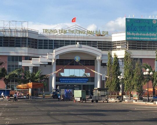 Bao che sai phạm của vợ, Chủ tịch TP Bà Rịa bị kỷ luật