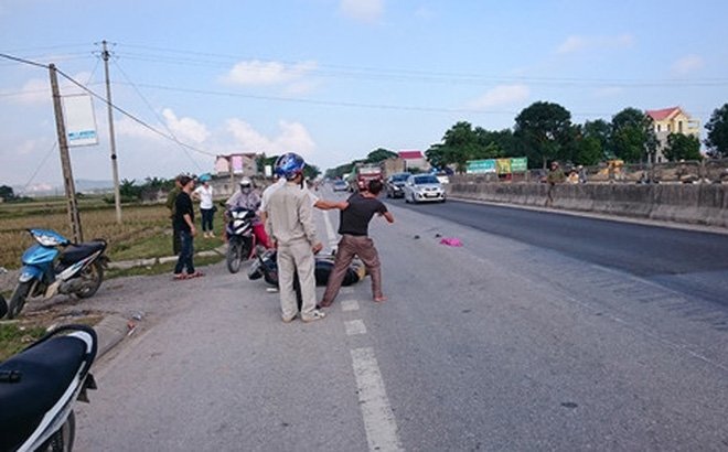 Phó Giám đốc Sở ở Bến Tre bị dân chặn đánh giữa đường, dọa đốt xe