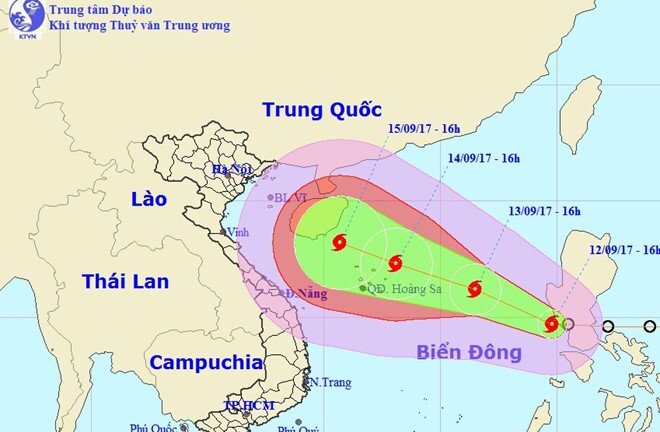 Bão số 10 liên tục mạnh thêm, tiến thẳng đất liền nước ta