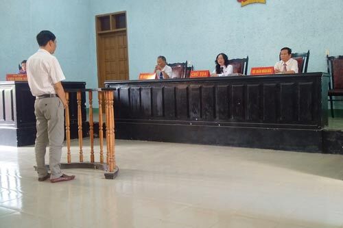 Miễn hình phạt cho kiểm lâm bắn chết kẻ buôn gỗ lậu