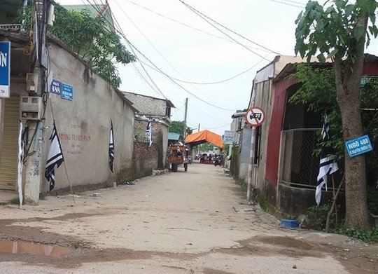 Mâu thuẫn trên bàn nhậu, nghịch tử cầm dao đâm chết bố