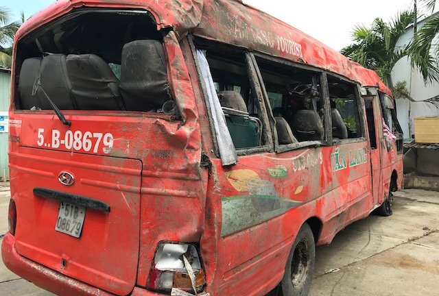Lật xe khách ở Cần Thơ: 'Xe chạy 100km/h, ai cũng hoảng sợ kêu chạy chậm lại'