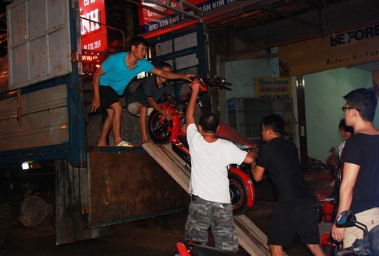 Nguy cơ xuất hiện trận 'đại hồng thủy' như năm 2007, dân Thanh Hóa trắng đêm chạy lũ