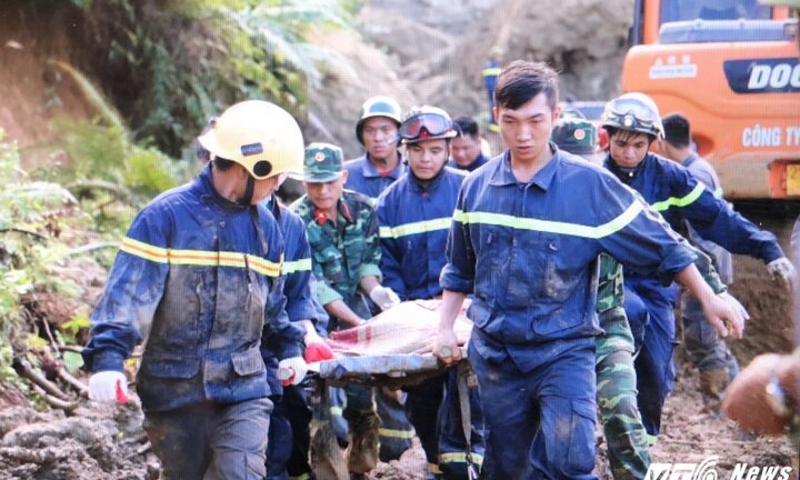 Sạt lở vùi lấp 18 người ở Hòa Bình: Tìm thấy thêm thi thể 3 nạn nhân