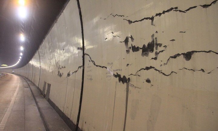 Hầm Hải Vân chằng chịt các vết nứt khiến tài xế lo lắng